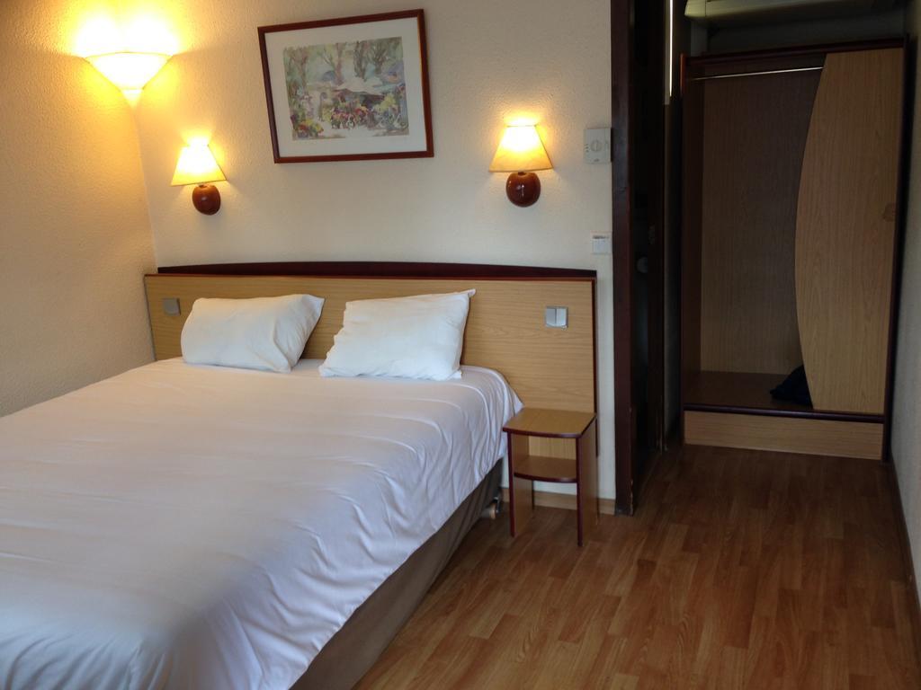 ก็องปานีล มูลเอาส์ อิลซาค อีล นโปเลียน Hotel Illzach ภายนอก รูปภาพ